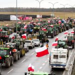 У Варшаві фермери влаштували масову акцію протесту перед офісом прем’єра: з собою у них антиукраїнська символіка