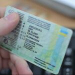 Перевірте свої права і техпаспорт: водіїв штрафують на 3400 гривень за популярну помилку