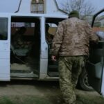 Щоб не переплутали з ТЦК і не лякалися: військові почали чіпляти на свої авто нові розпізнавальні знаки