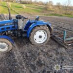 На Львівщині трирічний хлопчик упав з трактора і потрапив під його колесо