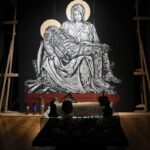 У Франківську відкрили артоб’єкт на тему війни «П’єта (Оплакування Христа)»