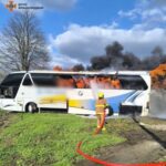 У Коломийському районі згоріли два автобуси: рятувальники оперативно ліквідували пожежу